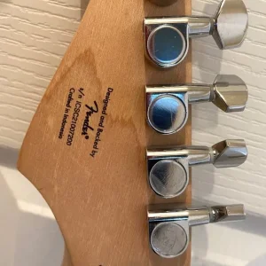 Fender electric guitar and amp bundle - Image 8