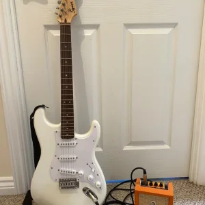 Fender electric guitar and amp bundle