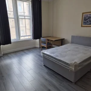4-bedroom flat in west-mersea, Colchester - Image 2