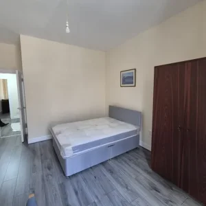 4-bedroom flat in west-mersea, Colchester - Image 5