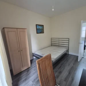 4-bedroom flat in west-mersea, Colchester - Image 8