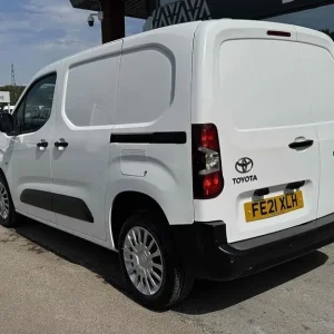 2021 Toyota ProAce 100ps HDi Icon Euro 6 with Air Con, Twin Side Loading Doors & Rev Cam Pane... - Image 5