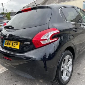 2014 Peugeot 208 1.4 HDi Allure 5dr HATCHBACK Diesel Manual - Image 4