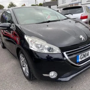2014 Peugeot 208 1.4 HDi Allure 5dr HATCHBACK Diesel Manual - Image 6