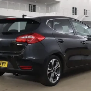 2017 Kia Ceed 1.6 CRDi 4 Hatchback 5dr Diesel Manual Euro 6 (s/s) (134 bhp) Hatchback Diesel Manual - Image 4