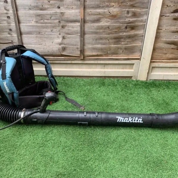 Makita EB5300TH petrol backpack leaf blower