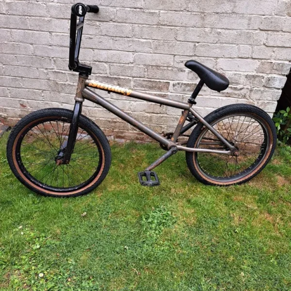 Sunday AM Plus Aaron Ross Signature Modrl.