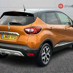 2019 Renault Captur 0.9 TCe ENERGY GT Line SUV 5dr Petrol Manual Euro 6 (s/s) (90 ps) SUV Petrol ... - Image 3