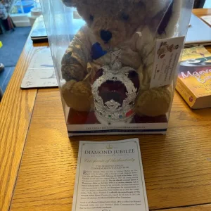 Diamond jubilee commemorative queen bear