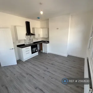 2 bedroom flat in Tudor Road, Westcliff-On-Sea, SS0 (2 bed) (#2582630) - Image 3