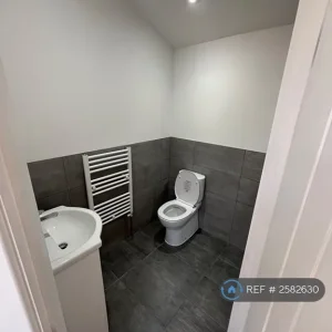 2 bedroom flat in Tudor Road, Westcliff-On-Sea, SS0 (2 bed) (#2582630) - Image 8