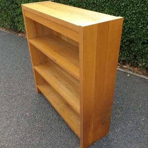 A heavy/sturdy light oak coloured bookcase/book/shelf unit, - Image 3