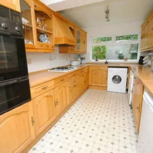 Double Room in Bangor, Gwynedd - Image 3