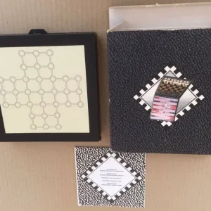 5 different travel games in 1 box Has magnetic pieces to avoid sliding or moving - Image 3