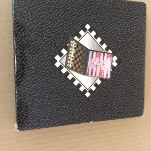 5 different travel games in 1 box Has magnetic pieces to avoid sliding or moving