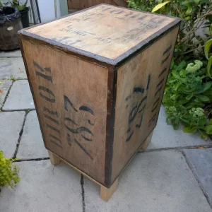 Upcycled tea chest table - Image 6