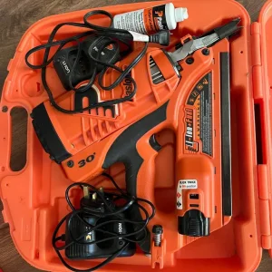 HARDLY USED PASLODE FRAMING NAILER CF325LI IN GOOD CONDITION - Image 2