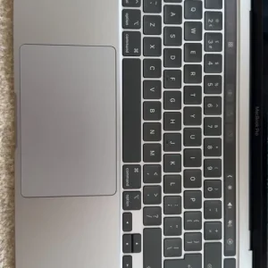 MacBook Pro (13-inch, M2, 2022) - Image 3
