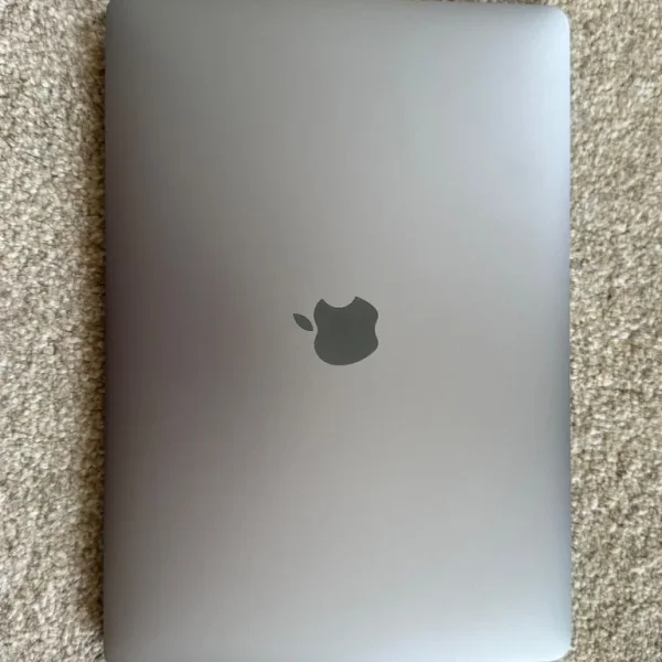 MacBook Pro (13-inch, M2, 2022)