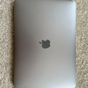MacBook Pro (13-inch, M2, 2022)