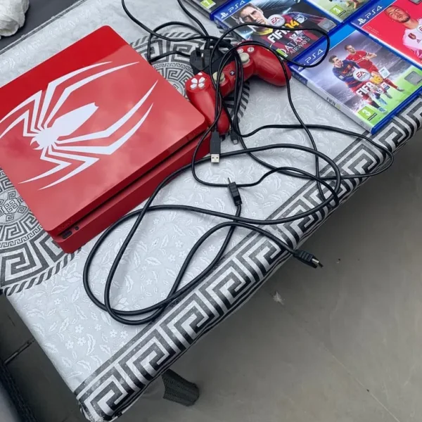 Sony PlayStation 4, Spider-Man Addition, 1 controller, with 6 Games & all cables.