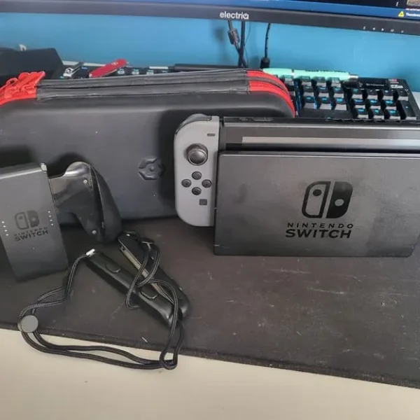 Original Switch w/32GB micro SD card + carry case