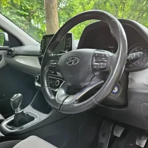 2017 Hyundai i30 1.0 T-GDi Blue Drive SE Nav Euro 6 (s/s) 5dr HATCHBACK Petrol M - Image 2