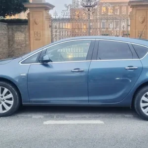 Vauxhall Astra AUTOMATIC 10 months MOT very great car no issues - Image 5