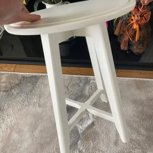 Nest Of 2 Round White 65Tables - Image 5