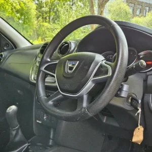 2017 Dacia Sandero Stepway 0.9 TCe Ambiance Euro 6 (s/s) 5dr HATCHBACK Petrol Ma - Image 2