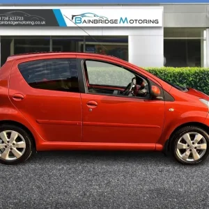 2012 Toyota AYGO 1.0 VVT-i Fire Hatchback 5dr Petrol Manual Euro 5 (67 ps) Hatchback Petrol Manual - Image 3