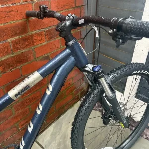 Like new Voodoo Braag Mountain Bike 18” Medium frame 29” wheels - Image 5