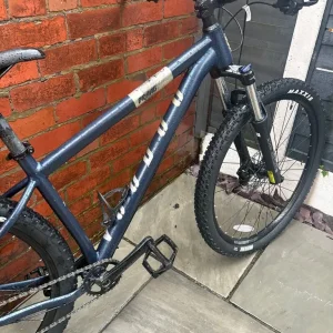 Like new Voodoo Braag Mountain Bike 18” Medium frame 29” wheels - Image 6