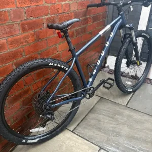 Like new Voodoo Braag Mountain Bike 18” Medium frame 29” wheels - Image 7