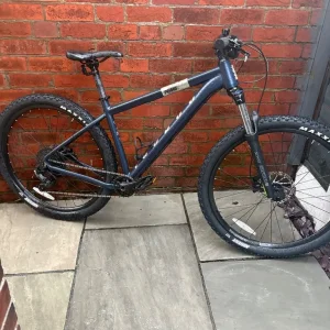 Like new Voodoo Braag Mountain Bike 18” Medium frame 29” wheels