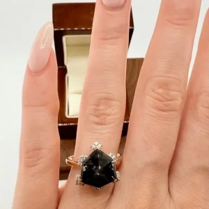 9ct Gold Ring with Black Gemstone and Diamond Accents - Image 8