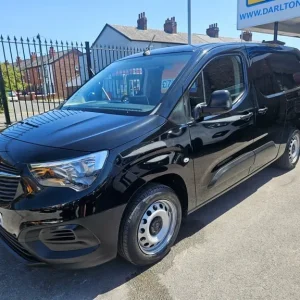 2022 Vauxhall Combo L2H1 2300 DYNAMIC 100 6 SPEED ( BLACK) Panel Van Diesel Manual - Image 2