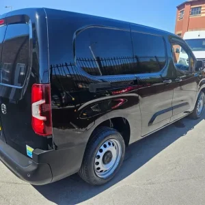 2022 Vauxhall Combo L2H1 2300 DYNAMIC 100 6 SPEED ( BLACK) Panel Van Diesel Manual - Image 8