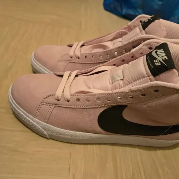 Womens nike trainers brand new