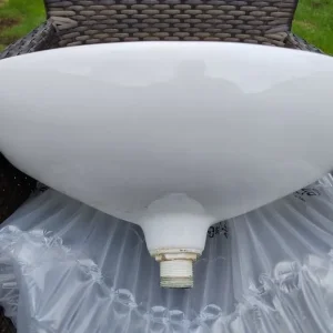 Armitage Shanks small washbasin and lever style taps - Image 3