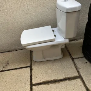 Toilet - Image 2