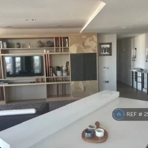 3 bedroom flat in Upper Ground, London, SE1 (3 bed) (#2584507)