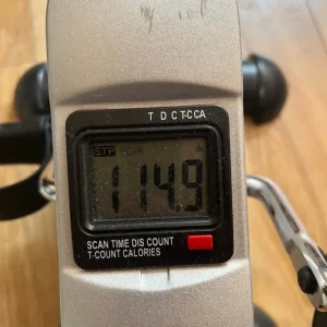 HOMCOM exercise bike in silver - Image 2