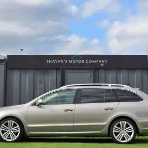2014 Skoda Superb 2.0 TDI 4x4 Estate - Image 6
