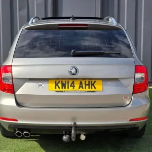 2014 Skoda Superb 2.0 TDI 4x4 Estate - Image 7