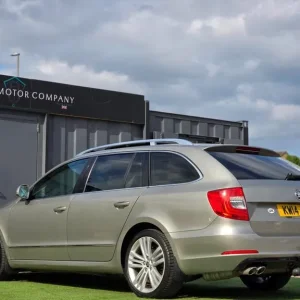 2014 Skoda Superb 2.0 TDI 4x4 Estate - Image 8