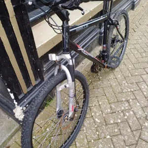 Apollo xc26 mountain bike front suspension - Image 3