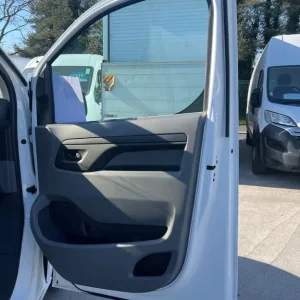 2021 Citroen Dispatch 1400 2.0 BlueHDi 120 Van Enterprise PANEL VAN Diesel Manual - Image 3