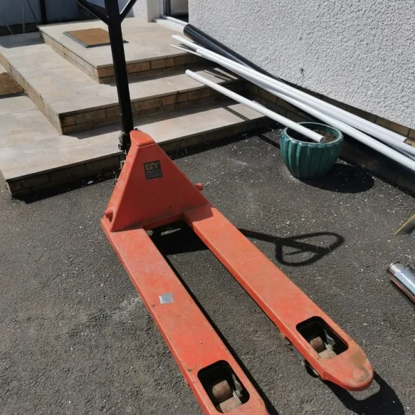 Pallet Truck 2.3t lightly used