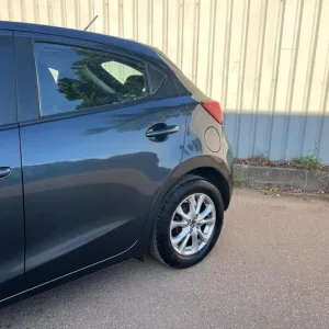 2017 Mazda Mazda2 1.5 SKYACTIV-G SE-L Euro 6 (s/s) 5dr HATCHBACK Petrol Manual - Image 3